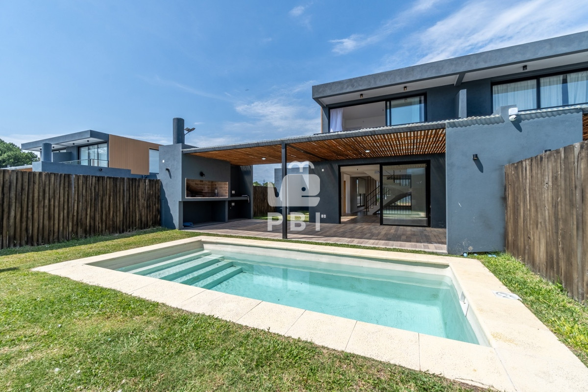 Casa de 3 dormitorios en Grutas Village, Punta Ballena - Ref : PBI13188