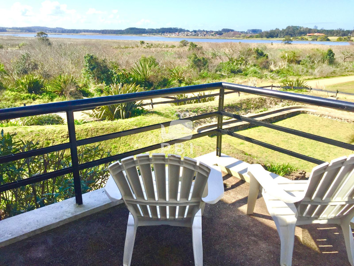 Casa de 3 dormitorios en Laguna del Diario, Punta Ballena - Ref : PBI2384