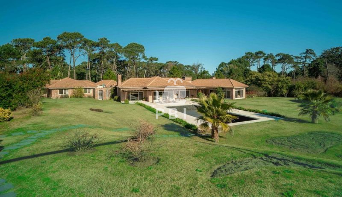 Casa en venta 6 dormitorios, San Rafael  - Ref : PBI1773