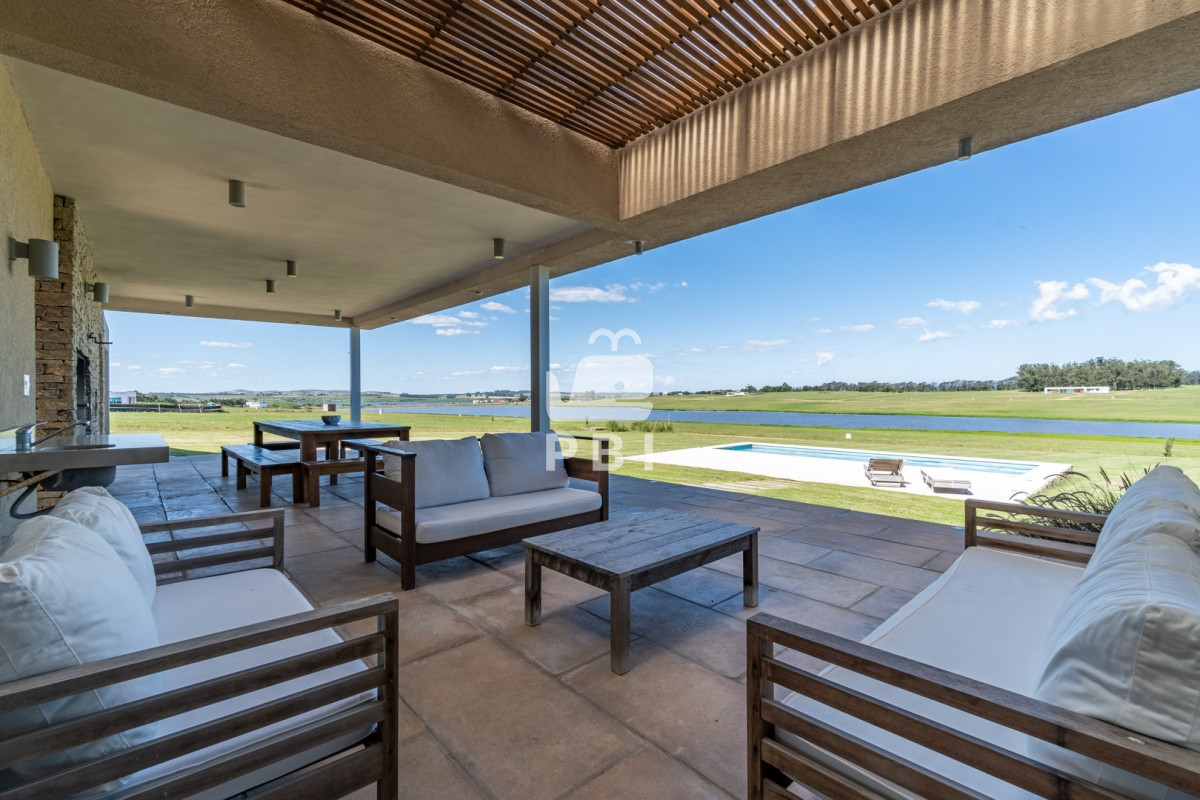 Q2FzYSBlbiBMYWd1bmEgZGUgbG9zIENpc25lcyAtIFJlZiA6IFBCSTEyODQw