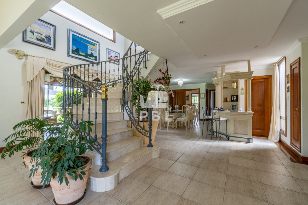 VmVudGEgY2FzYSBkZSA3IGRvcm1pdG9yaW9zLFBsYXlhIE1hbnNhLCBQdW50YSBkZWwgRXN0ZSAtIFJlZiA6IFBCSTI5MTU=