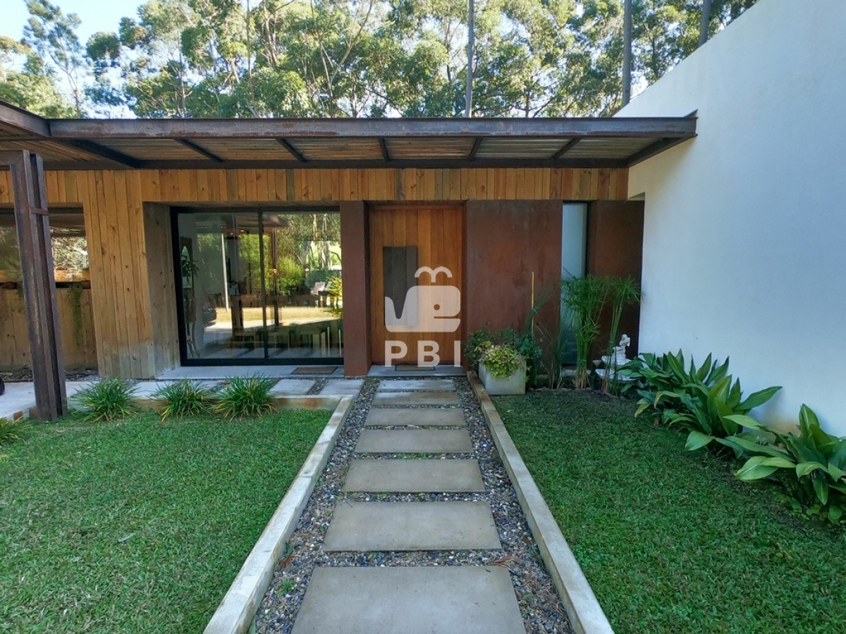 Q2FzYSA0IERPUk1JVE9SSU9TIGVuIERFU0lHTiBWSUxMQUdFLCBQdW50YSBCYWxsZW5hIC0gUmVmIDogUEJJMjMzMg==