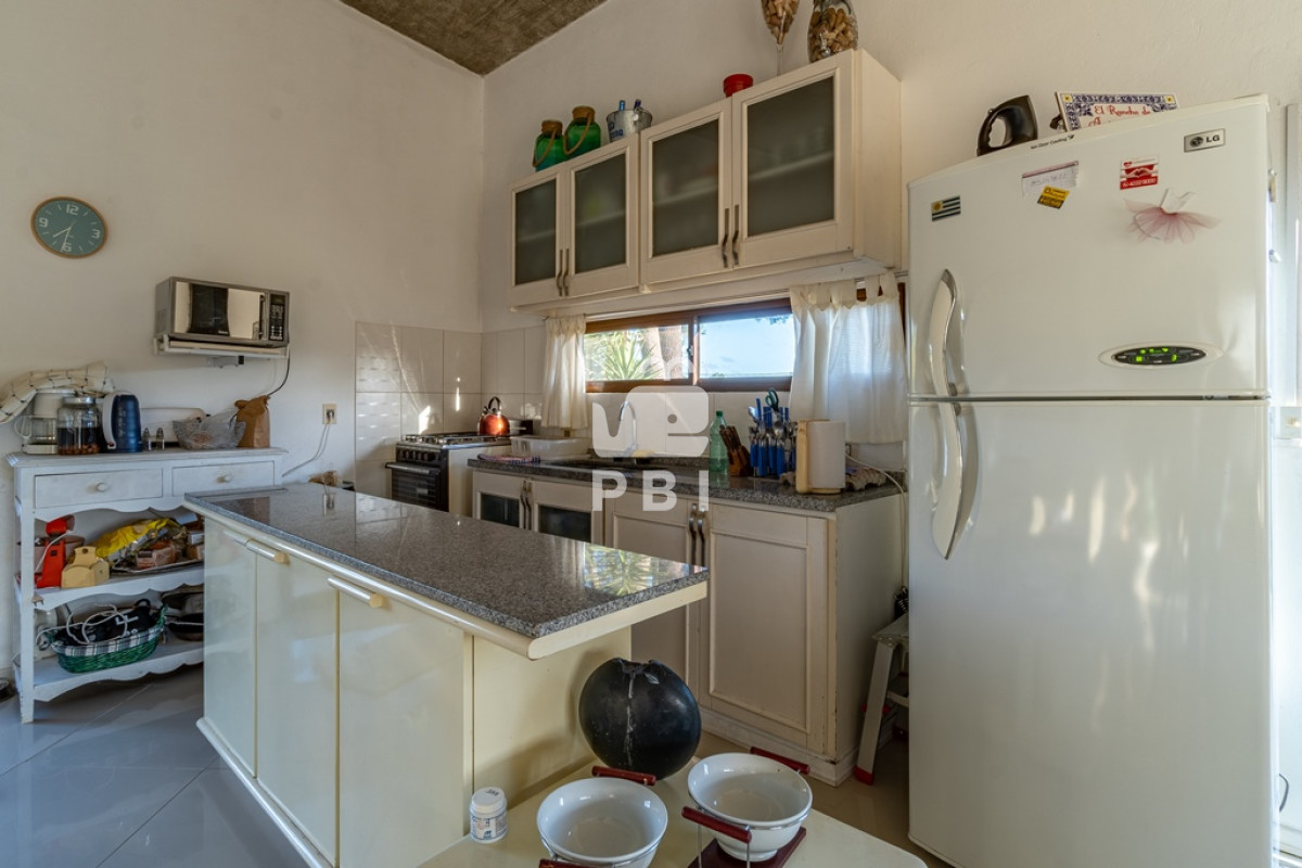 Q2FzYSAzIERPUk1JVE9SSU9TIGVuIENsdWIgZGVsIExhZ28sIFB1bnRhIEJhbGxlbmEgLSBSZWYgOiBQQkkyNjQy