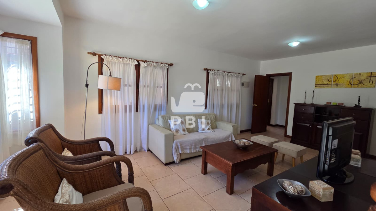 Q2FzYSAzIGRvcm1pdG9yaW9zIGVuIFB1bnRhIGRlbCBFc3RlIC0gUmVmIDogUEJJMTU3NzA=