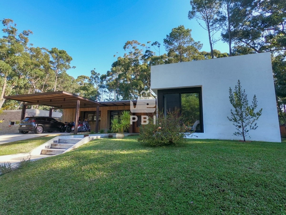 Q2FzYSA0IERPUk1JVE9SSU9TIGVuIERFU0lHTiBWSUxMQUdFLCBQdW50YSBCYWxsZW5hIC0gUmVmIDogUEJJMjMzMg==