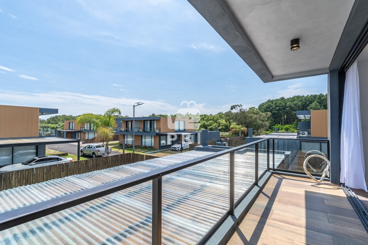 Q2FzYSBkZSAzIGRvcm1pdG9yaW9zIGVuIEdydXRhcyBWaWxsYWdlLCBQdW50YSBCYWxsZW5hIC0gUmVmIDogUEJJMTMxODg=