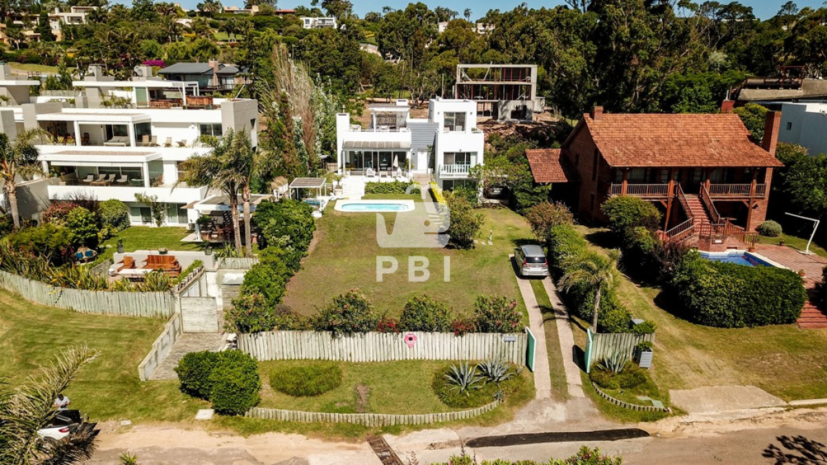 Lomo de la Ballena - GoPunta - Portal Inmobiliario de Punta del Este - Maldonado