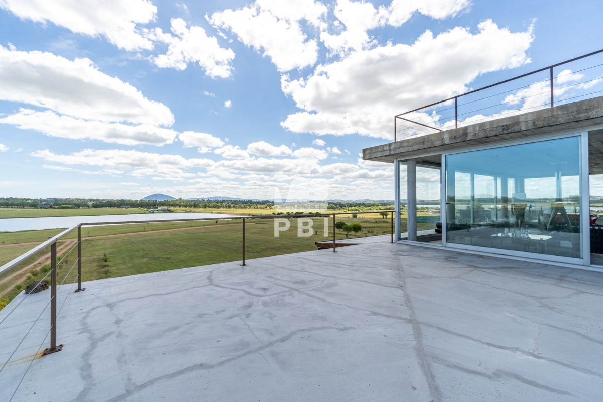 VmVudGEgQ2FzYSBkZSAyIGRvcm1pdG9yaW9zIGVuIExhZ3VuYSBkZSBsb3MgQ2lzbmVzIC0gUHVudGEgQmFsbGVuYSAtIFJlZiA6IFBCSTEzNDgz