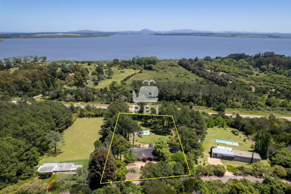 Q2FzYSBkZSAzIGRvcm1pdG9yaW9zIGVuIExhcyBDdW1icmVzLCBQdW50YSBCYWxsZW5hIC0gUmVmIDogUEJJMTMwNDQ=