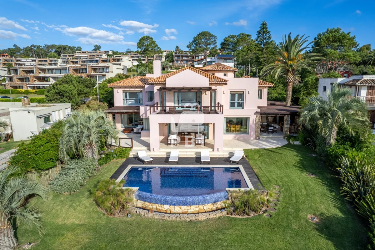 Lomo de la Ballena - GoPunta - Portal Inmobiliario de Punta del Este - Maldonado