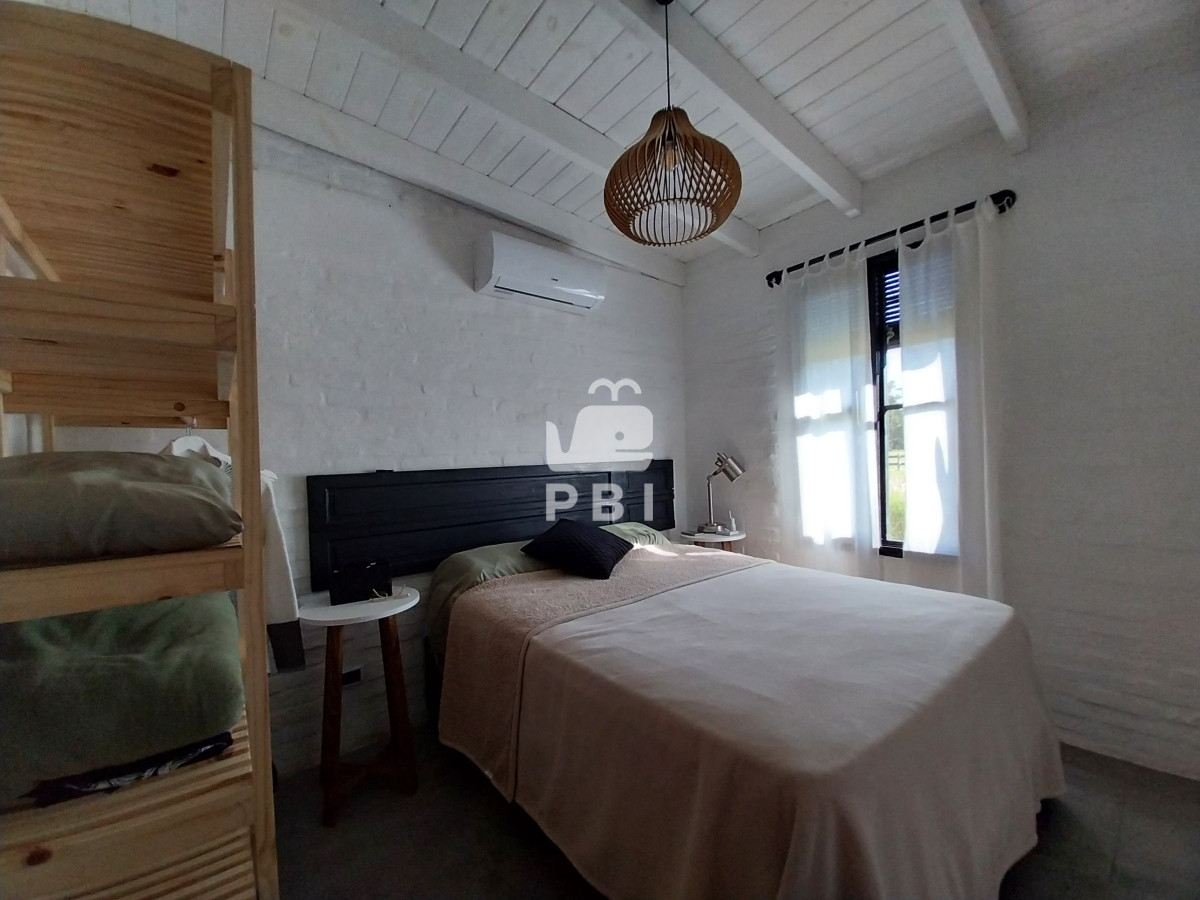 Q2FzYSA0IERPUk1JVE9SSU9TIGVuIEVkZW4gUm9jaywgTWFsZG9uYWRvIC0gUmVmIDogUEJJMTMxNTk=