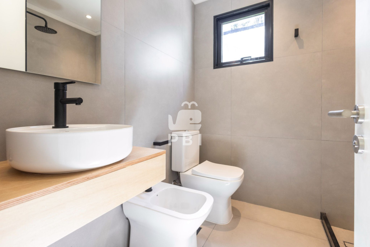 Q2FzYSAzIERPUk1JVE9SSU9TIGVuIENsdWIgZGVsIExhZ28sIFB1bnRhIEJhbGxlbmEgLSBSZWYgOiBQQkkyNjUy