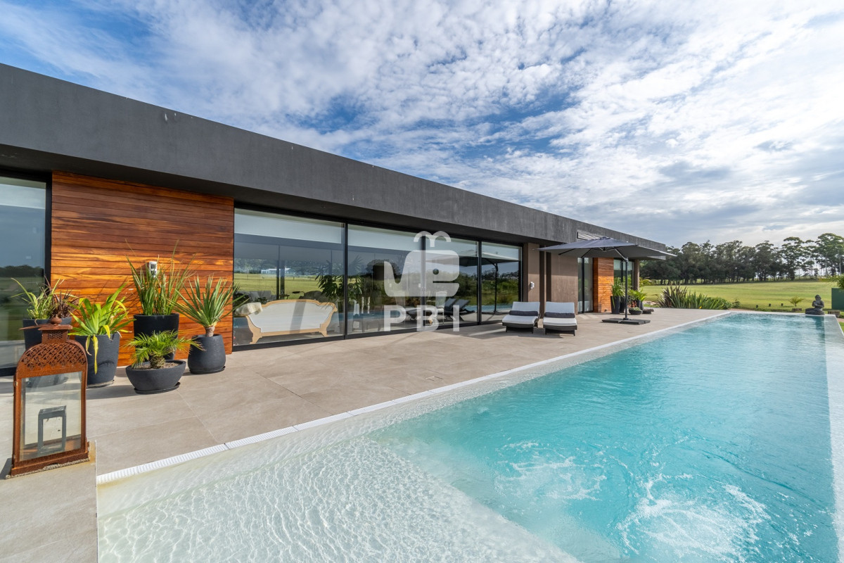 Q2FzYSBkZSAyIGRvcm1pdG9yaW9zIGVuIExhZ3VuYSBkZSBsb3MgQ2lzbmVzIC0gUmVmIDogUEJJMzIzOA==