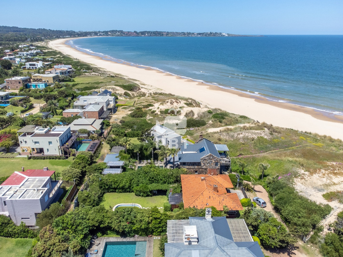 Q2FzYSBkZSAzIGRvcm1pdG9yaW9zIGVuIFRpbyBUb20sIFB1bnRhIEJhbGxlbmEgLSBSZWYgOiBQQkkxNTM5MQ==