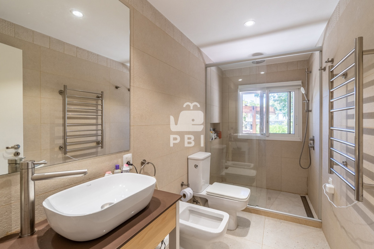 Q2FzYSBlbiB2ZW50YSBlbiBMYXMgR3J1dGFzLCBQdW50YSBCYWxsZW5hICAtIFJlZiA6IFBCSTE1NTM0