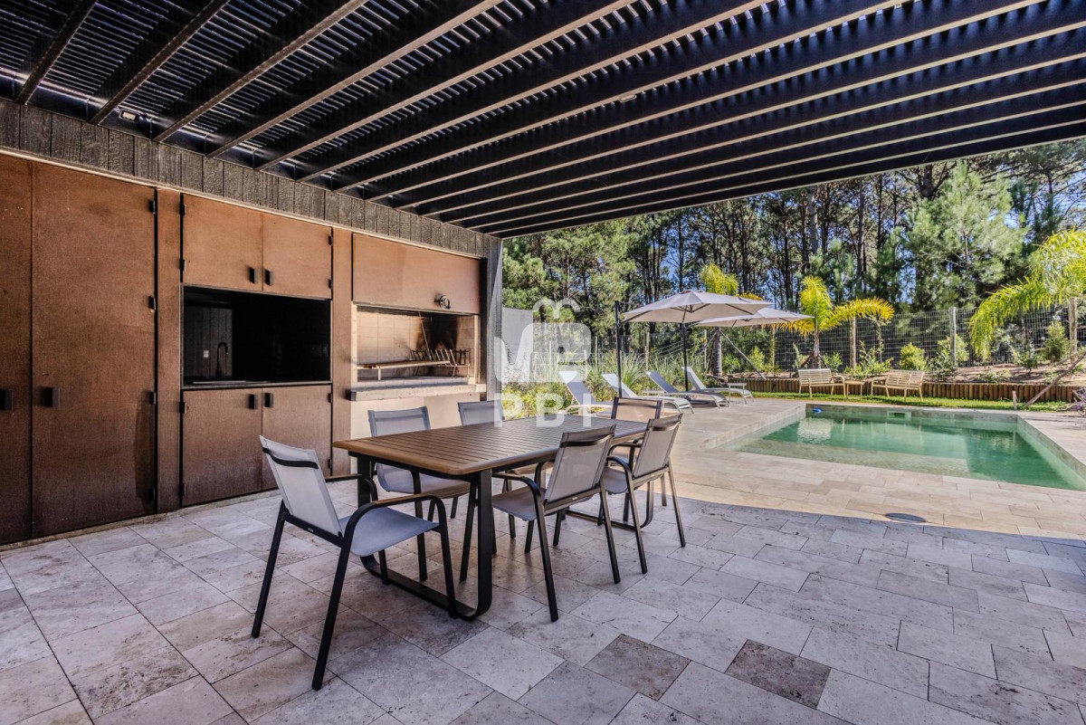 Q2FzYSAzIERPUk1JVE9SSU9TIGVuIENsdWIgZGVsIExhZ28sIFB1bnRhIEJhbGxlbmEgLSBSZWYgOiBQQkkyNjUy