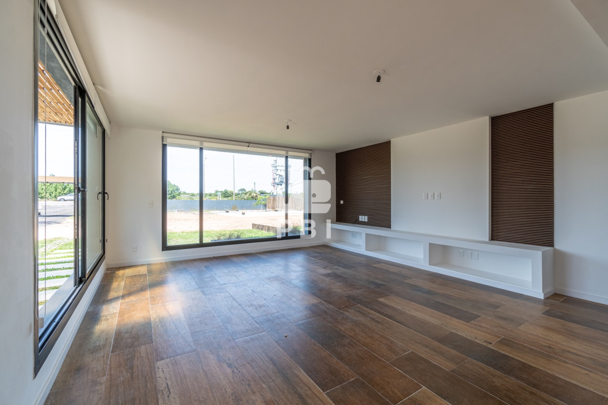 Q2FzYSBkZSAzIGRvcm1pdG9yaW9zIGVuIEdydXRhcyBWaWxsYWdlLCBQdW50YSBCYWxsZW5hIC0gUmVmIDogUEJJMTMxODg=