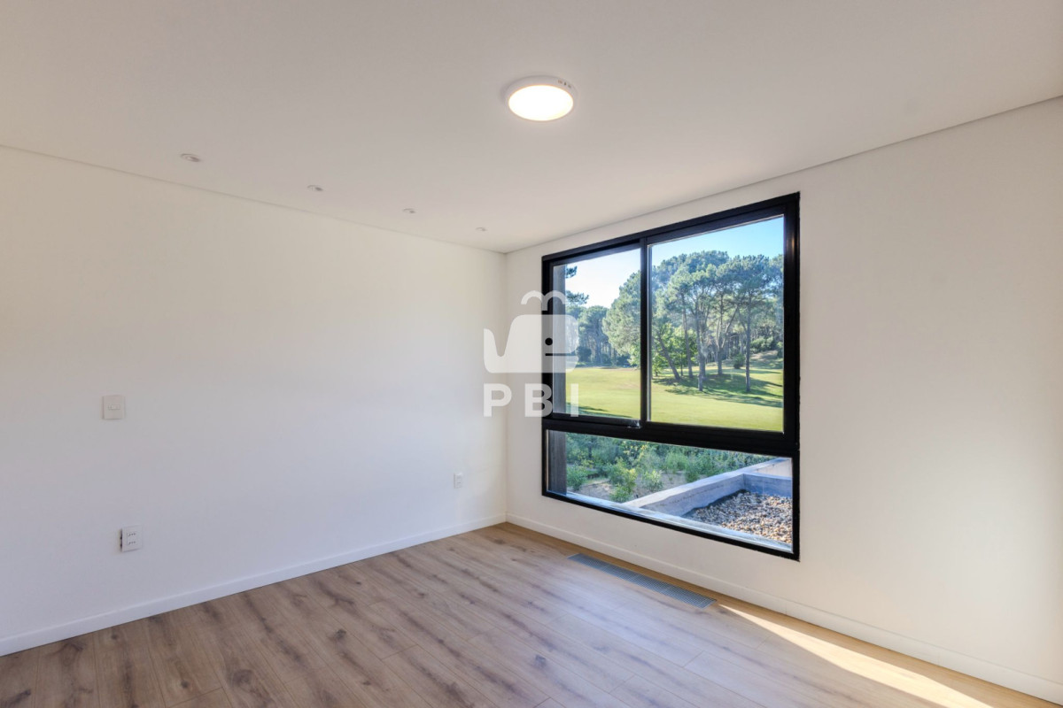 Q2FzYSAzIERPUk1JVE9SSU9TIGVuIENsdWIgZGVsIExhZ28sIFB1bnRhIEJhbGxlbmEgLSBSZWYgOiBQQkkyNjU0