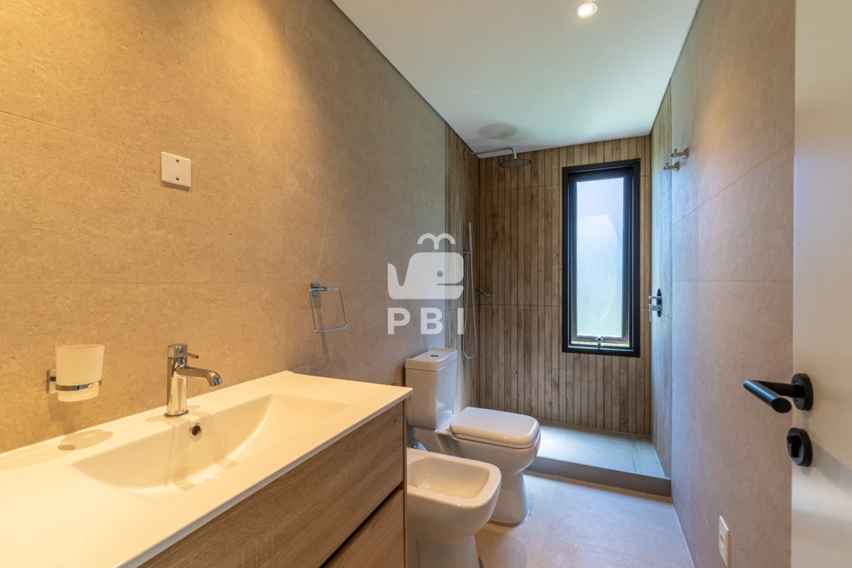 Q2FzYSBlbiB2ZW50YSBlbiBQaWVkcmFzIGRlbCBDaGlsZW5vLCBNYWxkb25hZG8uIC0gUmVmIDogUEJJMTU1NzU=