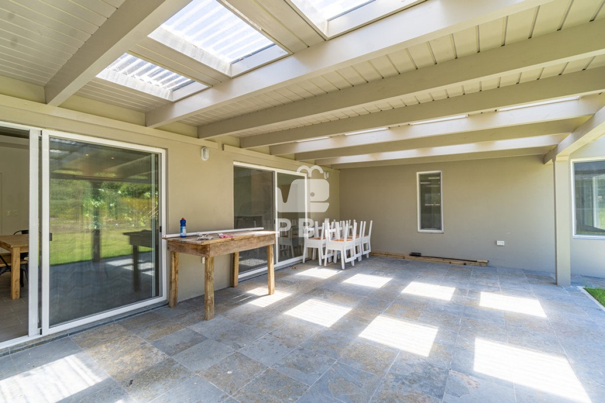 Q2FzYSA0IERPUk1JVE9SSU9TIGVuIENhbWlubyBMdXNzaWNoLCBQdW50YSBCYWxsZW5hIC0gUmVmIDogUEJJMjQ3NA==