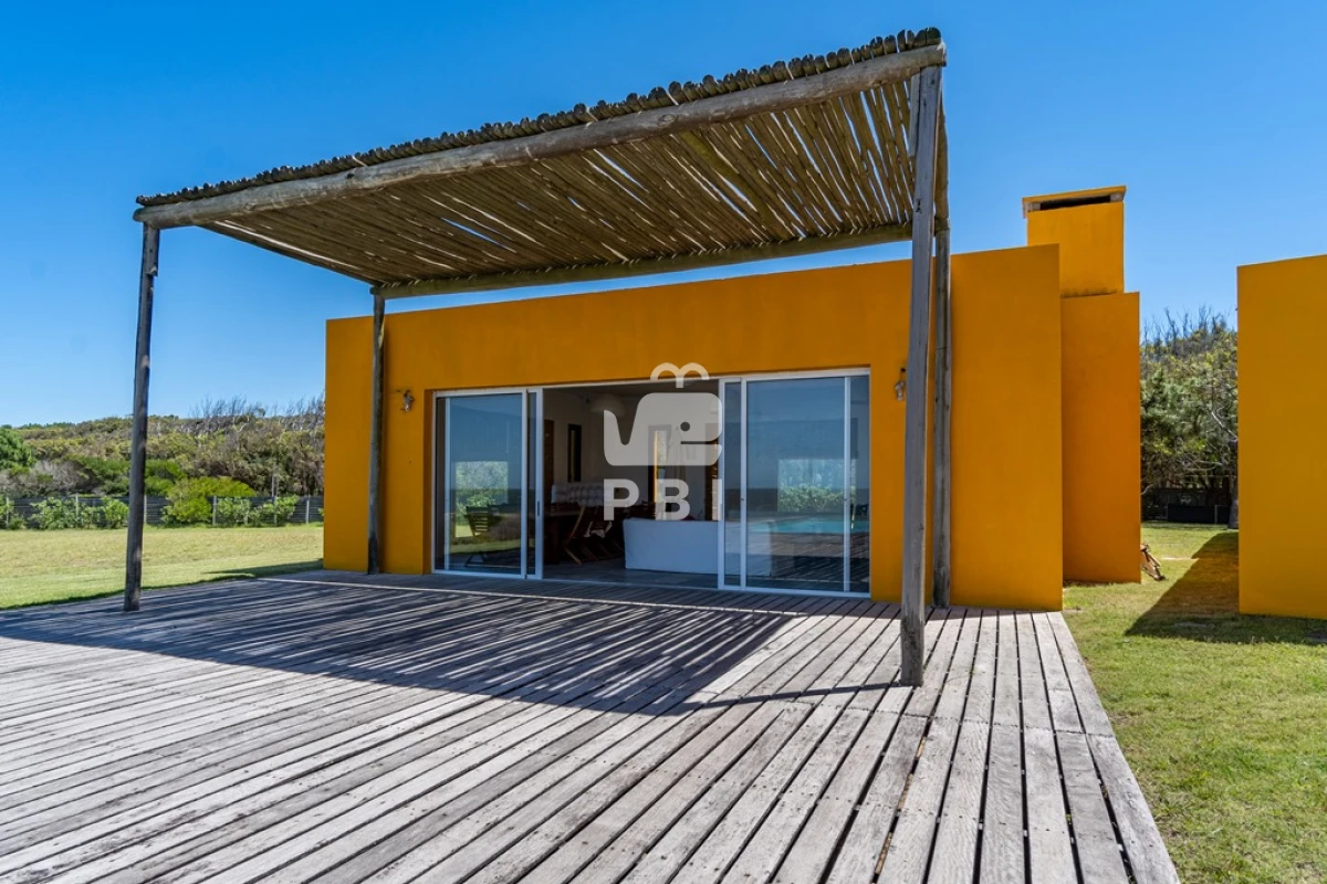 Q2FzYSA0IERPUk1JVE9SSU9TIGVuIEJhaGlhIGRlbCBQaW5hciwgUHVudGEgQmFsbGVuYSAtIFJlZiA6IFBCSTI2NDU=