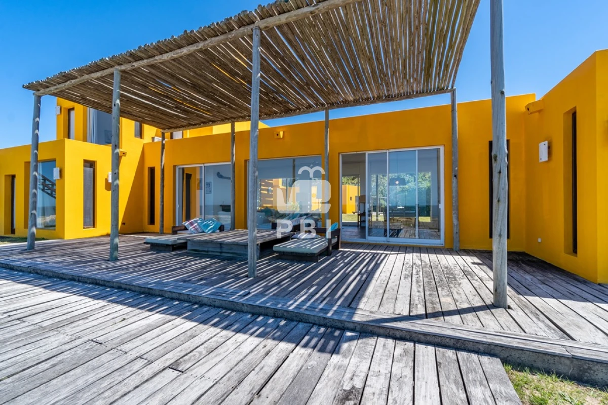 Q2FzYSA0IERPUk1JVE9SSU9TIGVuIEJhaGlhIGRlbCBQaW5hciwgUHVudGEgQmFsbGVuYSAtIFJlZiA6IFBCSTI2NDU=