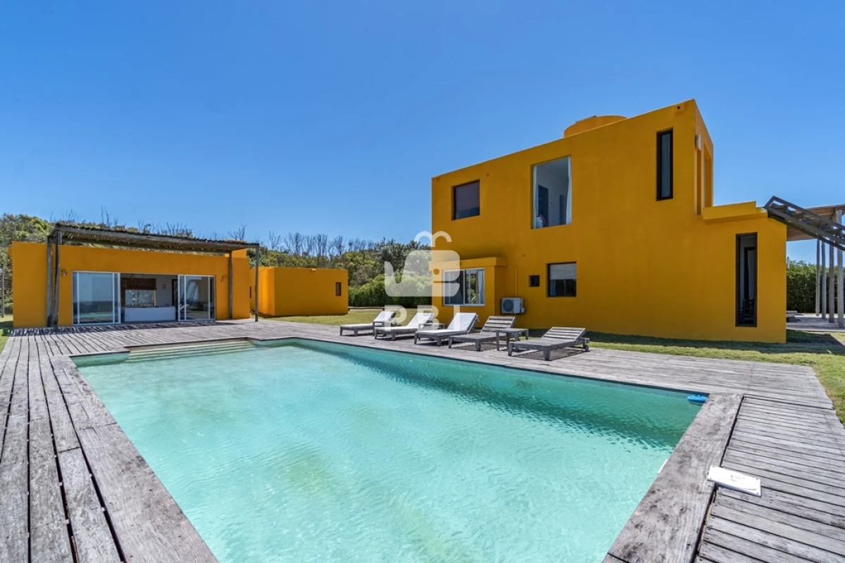 Q2FzYSA0IERPUk1JVE9SSU9TIGVuIEJhaGlhIGRlbCBQaW5hciwgUHVudGEgQmFsbGVuYSAtIFJlZiA6IFBCSTI2NDU=