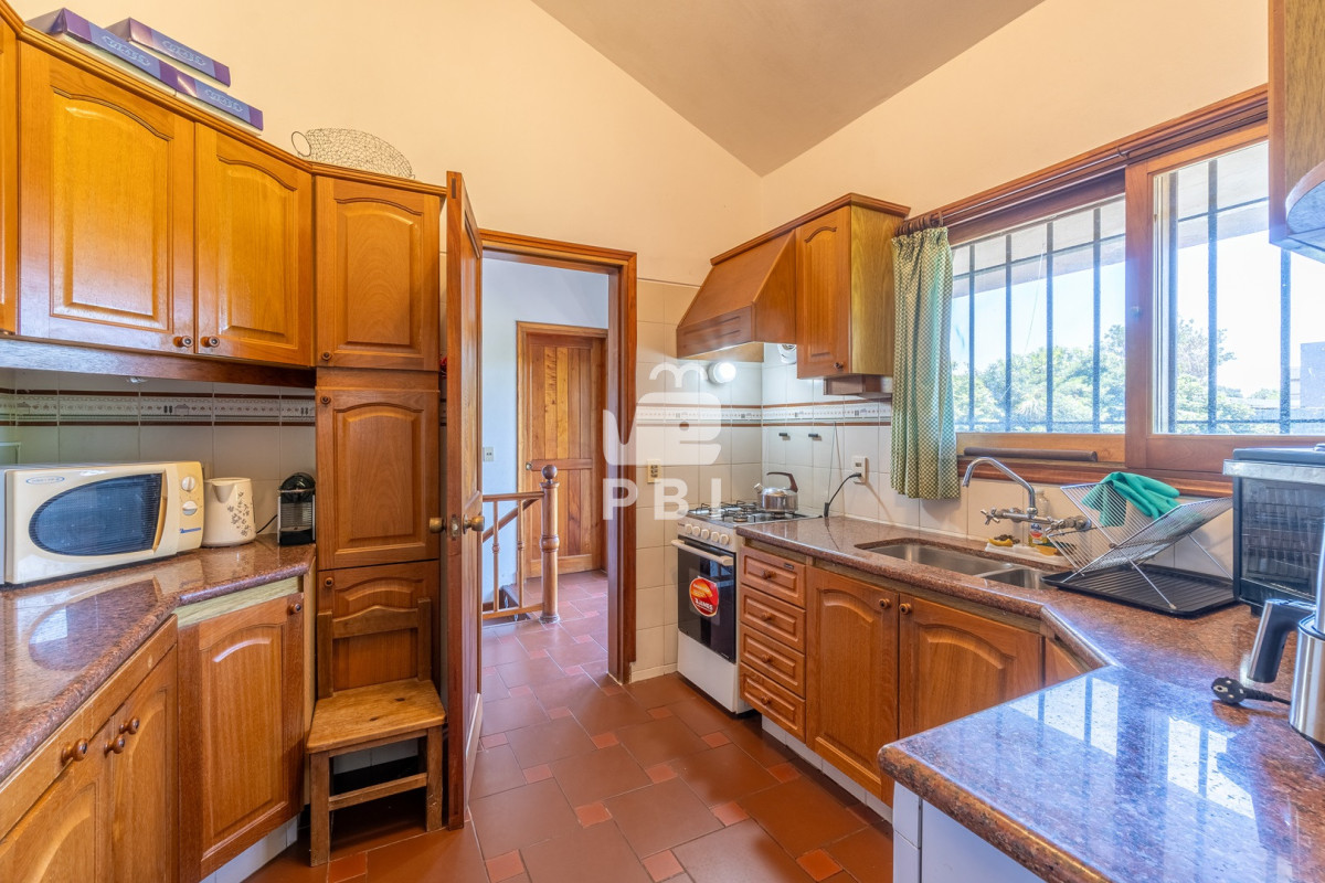 Q2FzYSBkZSAzIGRvcm1pdG9yaW9zIGVuIFRpbyBUb20sIFB1bnRhIEJhbGxlbmEgLSBSZWYgOiBQQkkxNTM5MQ==