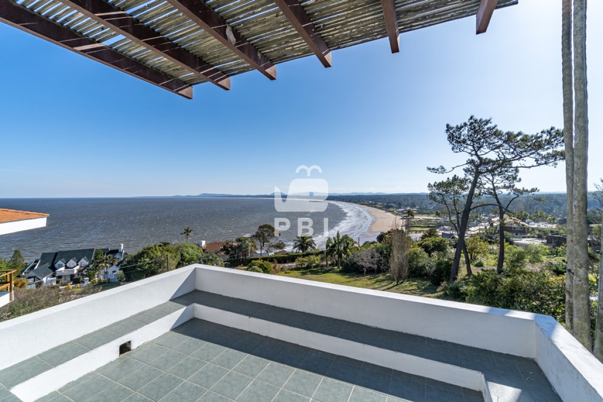 Q2FzYSA0IERPUk1JVE9SSU9TIGVuIFJJTkNPTkFEQSwgUHVudGEgQmFsbGVuYSAtIFJlZiA6IFBCSTI2ODg=