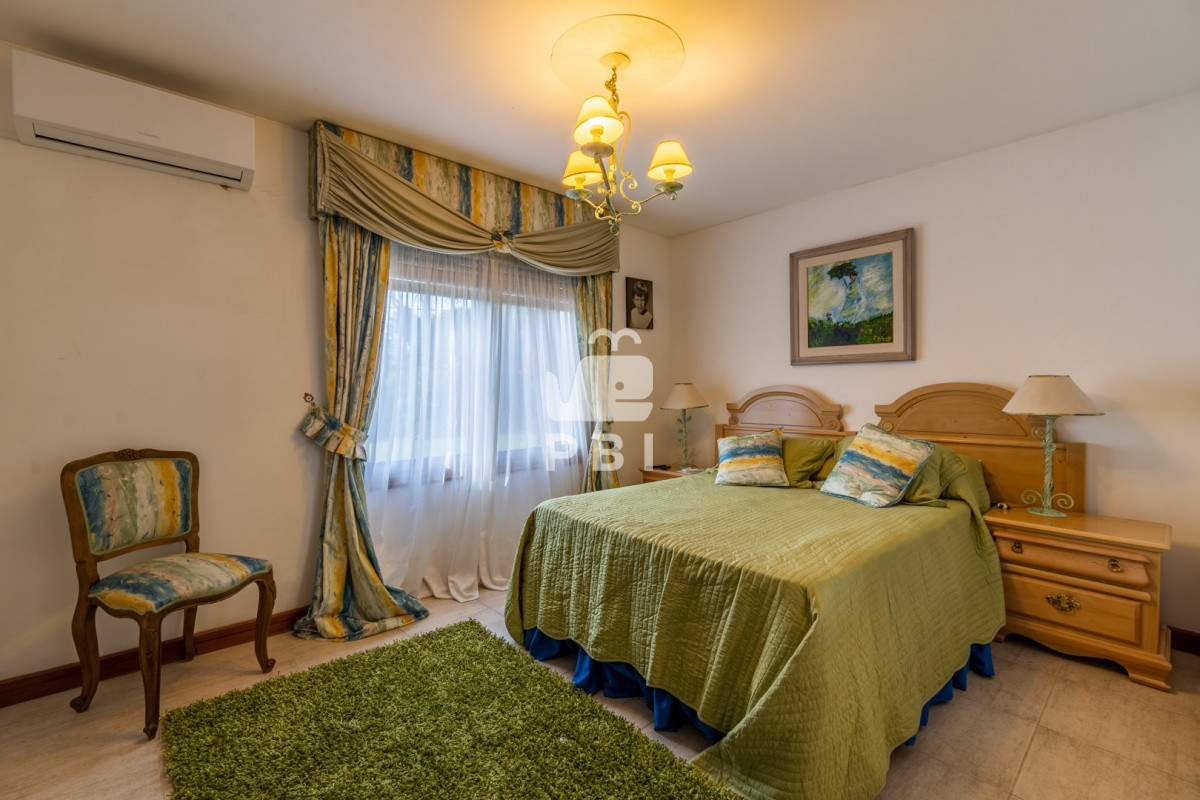 VmVudGEgY2FzYSBkZSA3IGRvcm1pdG9yaW9zLFBsYXlhIE1hbnNhLCBQdW50YSBkZWwgRXN0ZSAtIFJlZiA6IFBCSTI5MTU=