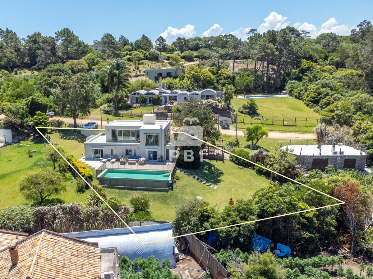 Q2FzYSBlbiB2ZW50YSBlbiBMYXMgR3J1dGFzLCBQdW50YSBCYWxsZW5hICAtIFJlZiA6IFBCSTE1NTM0