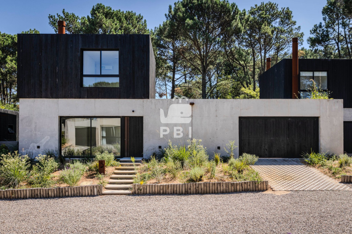 Q2FzYSAzIERPUk1JVE9SSU9TIGVuIENsdWIgZGVsIExhZ28sIFB1bnRhIEJhbGxlbmEgLSBSZWYgOiBQQkkyNjUy