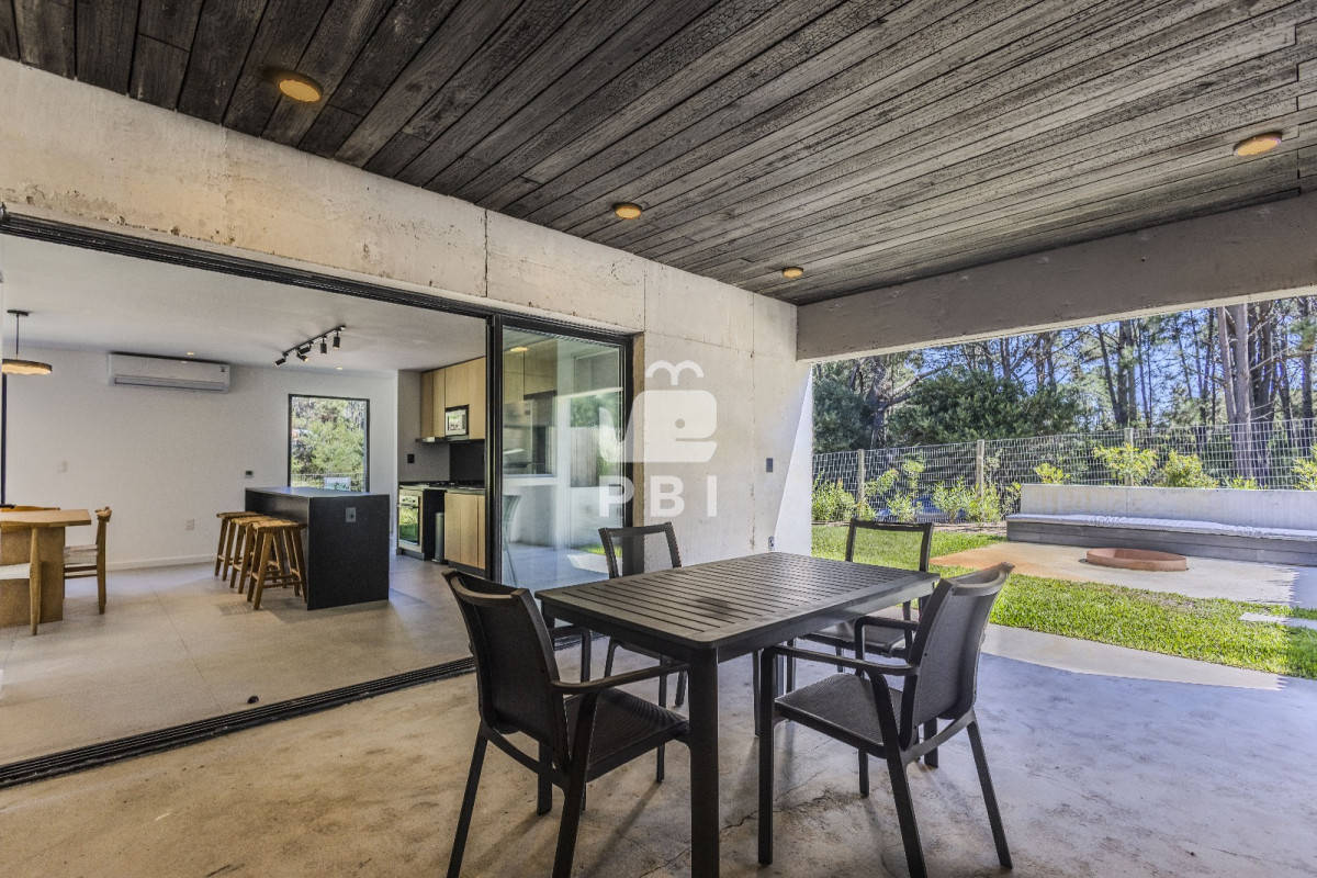 Q2FzYSAzIERPUk1JVE9SSU9TIGVuIENsdWIgZGVsIExhZ28sIFB1bnRhIEJhbGxlbmEgLSBSZWYgOiBQQkkyNjUx