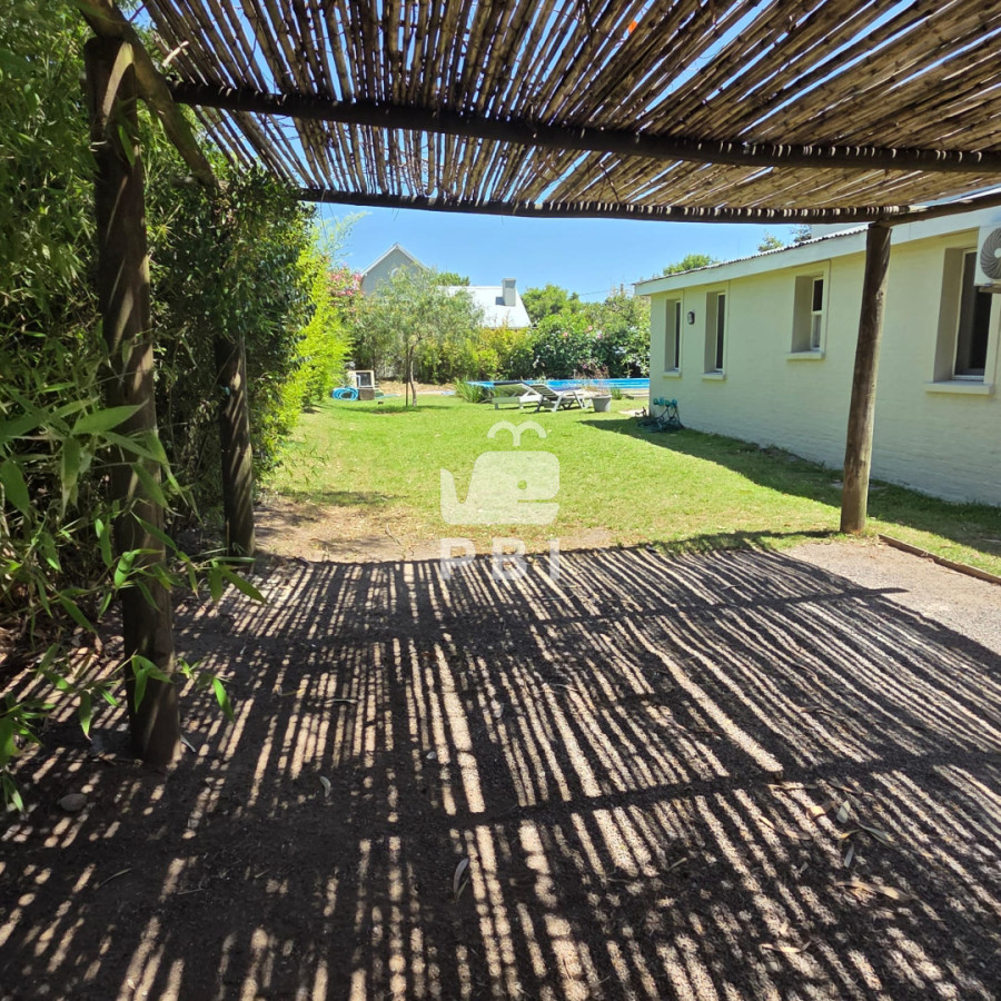 Q2FzYSBkZSAzIGRvcm1pdG9yaW9zLCBMYSBCYXJyYSAtIFJlZiA6IFBCSTE1Njg2