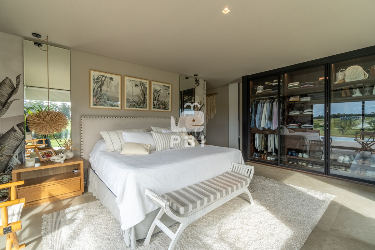 Q2FzYSBkZSAyIGRvcm1pdG9yaW9zIGVuIExhZ3VuYSBkZSBsb3MgQ2lzbmVzIC0gUmVmIDogUEJJMzIzOA==