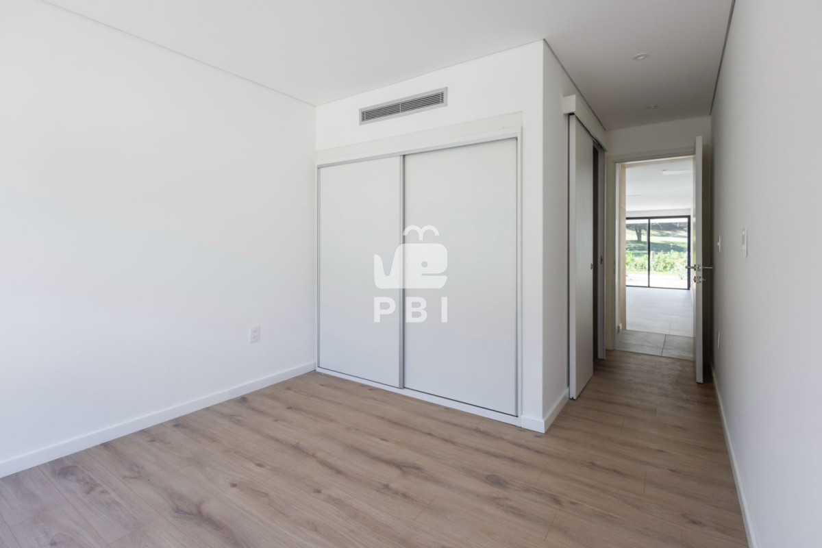 Q2FzYSAzIERPUk1JVE9SSU9TIGVuIENsdWIgZGVsIExhZ28sIFB1bnRhIEJhbGxlbmEgLSBSZWYgOiBQQkkyNjU0