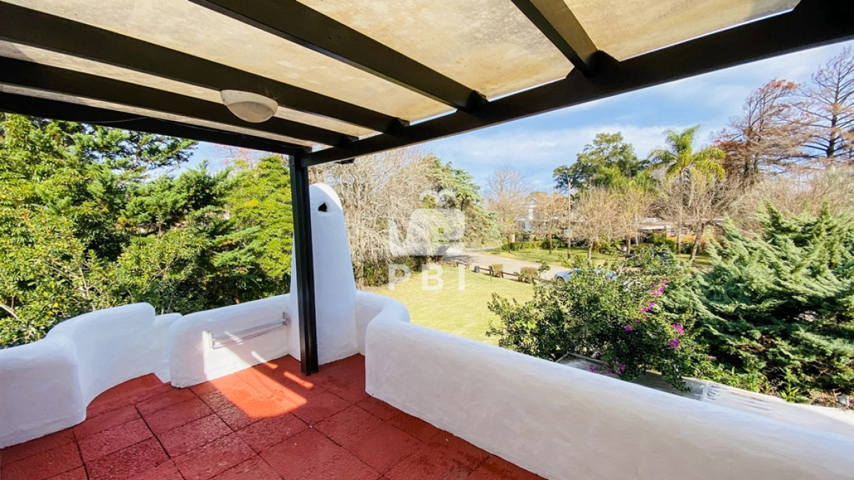 Q2FzYSAzIERPUk1JVE9SSU9TIGVuIFNvbGFuYSwgUHVudGEgQmFsbGVuYSAtIFJlZiA6IFBCSTIzMDk=