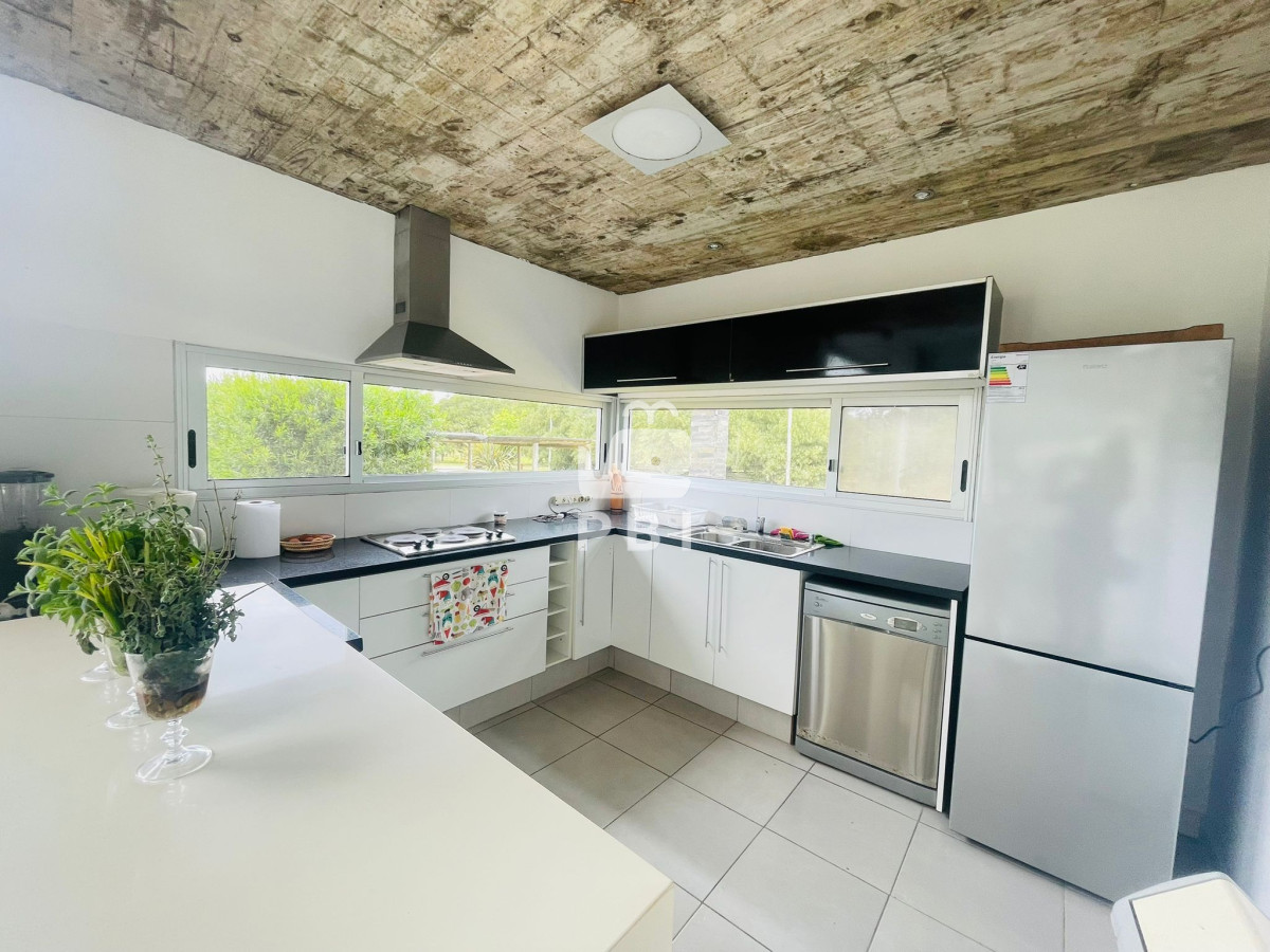 RXhjbHVzaXZhIHByb3BpZWRhZCBhIHBhc29zIGRlbCBtYXIgLSAgLSBSZWYgOiBQQkkxNTQwNg==