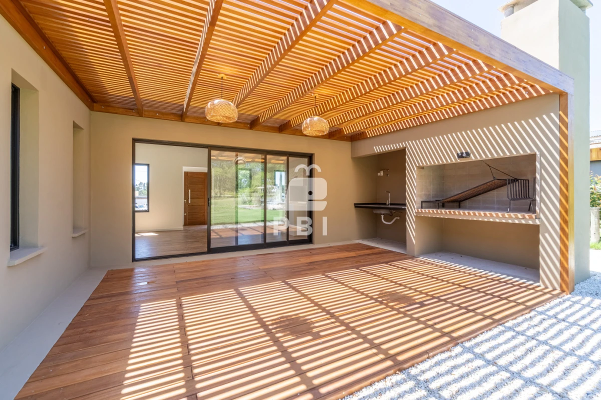 Q2FzYSBlbiB2ZW50YSBlbiBQaWVkcmFzIGRlbCBDaGlsZW5vLCBNYWxkb25hZG8uIC0gUmVmIDogUEJJMTU1NzU=