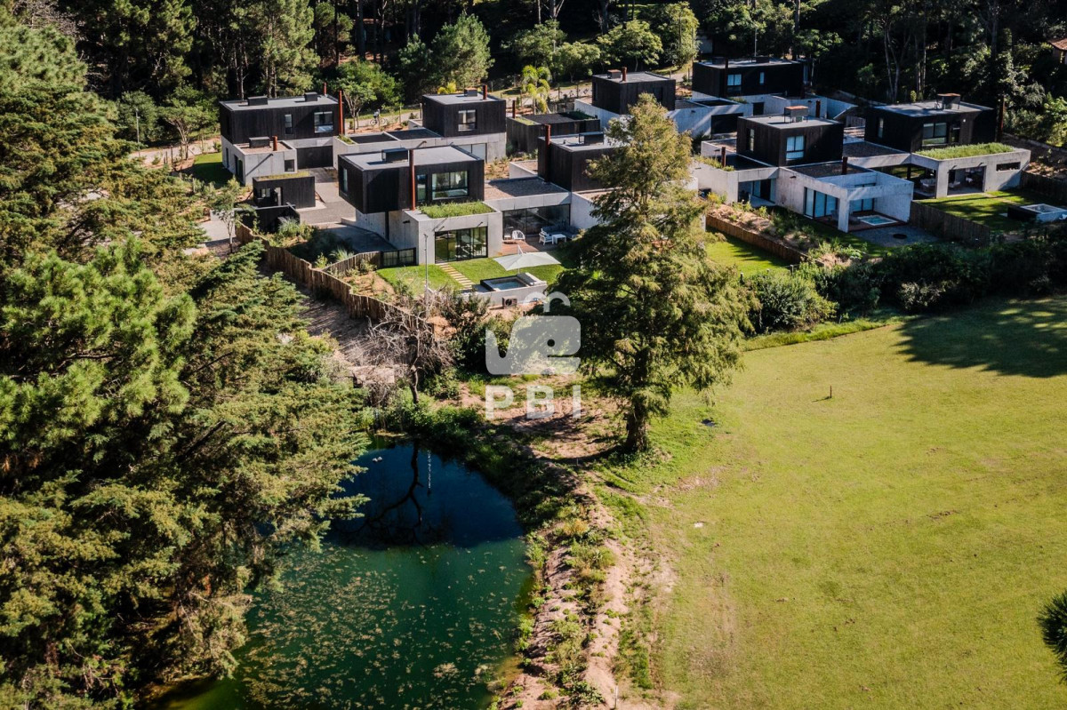 Q2FzYSAzIERPUk1JVE9SSU9TIGVuIENsdWIgZGVsIExhZ28sIFB1bnRhIEJhbGxlbmEgLSBSZWYgOiBQQkkyNjUx