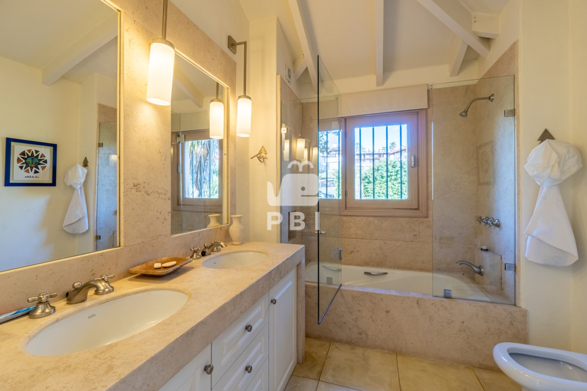 Q2FzYSBlbiB2ZW50YSBMb21vIERlIExhIEJhbGxlbmEgIDQgZG9ybWl0b3Jpb3MgLSBSZWYgOiBQQkkyMDY=