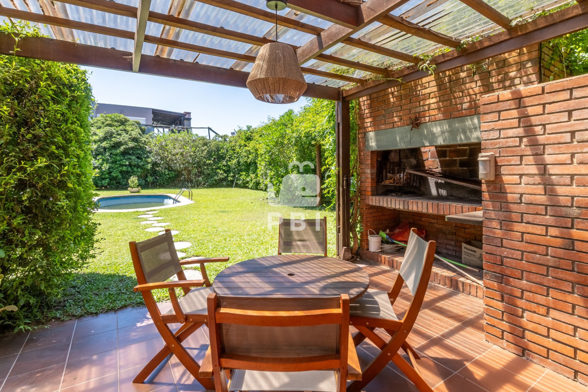 Q2FzYSBkZSAzIGRvcm1pdG9yaW9zIGVuIFRpbyBUb20sIFB1bnRhIEJhbGxlbmEgLSBSZWYgOiBQQkkxNTM5MQ==