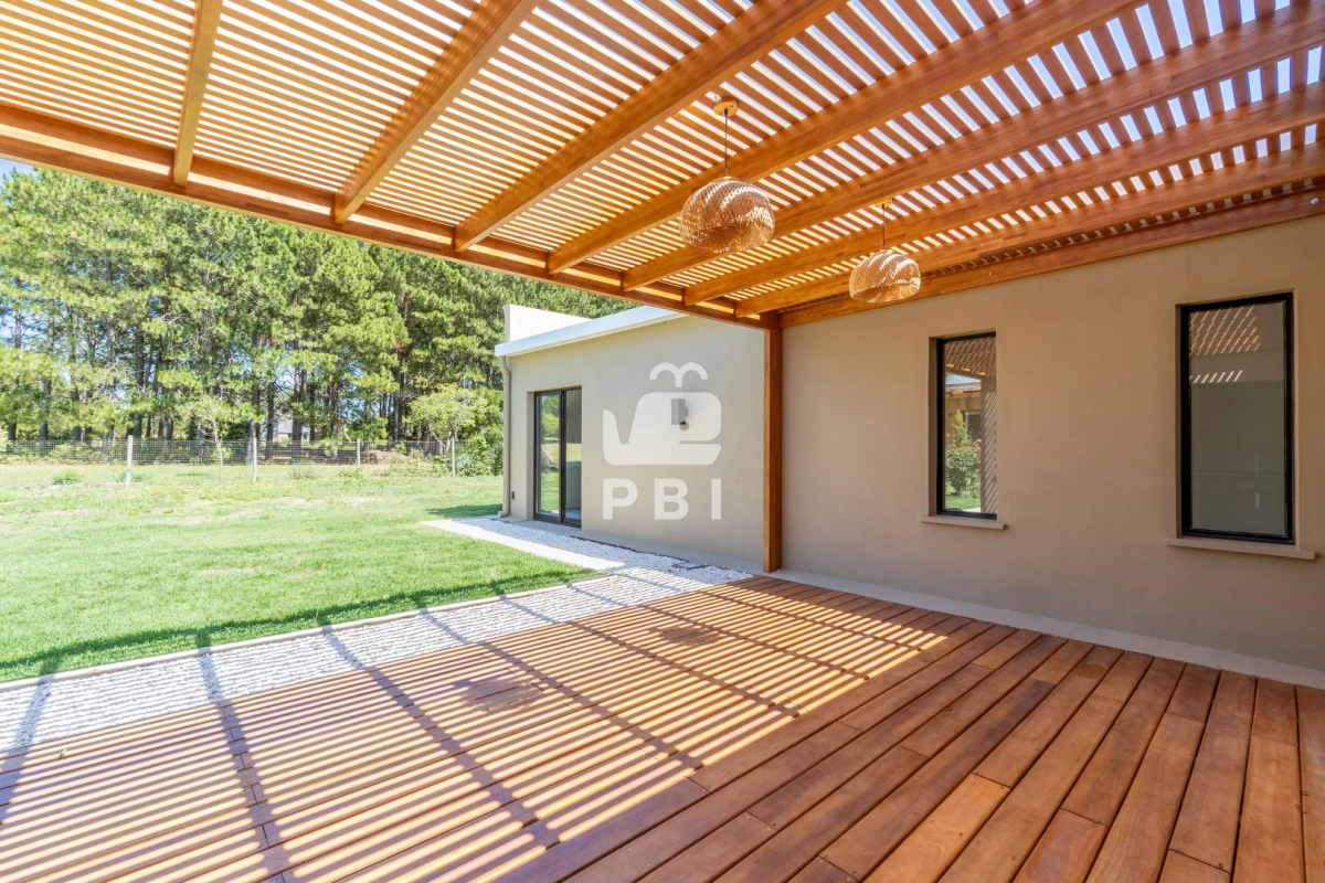 Q2FzYSBlbiB2ZW50YSBlbiBQaWVkcmFzIGRlbCBDaGlsZW5vLCBNYWxkb25hZG8uIC0gUmVmIDogUEJJMTU1NzU=