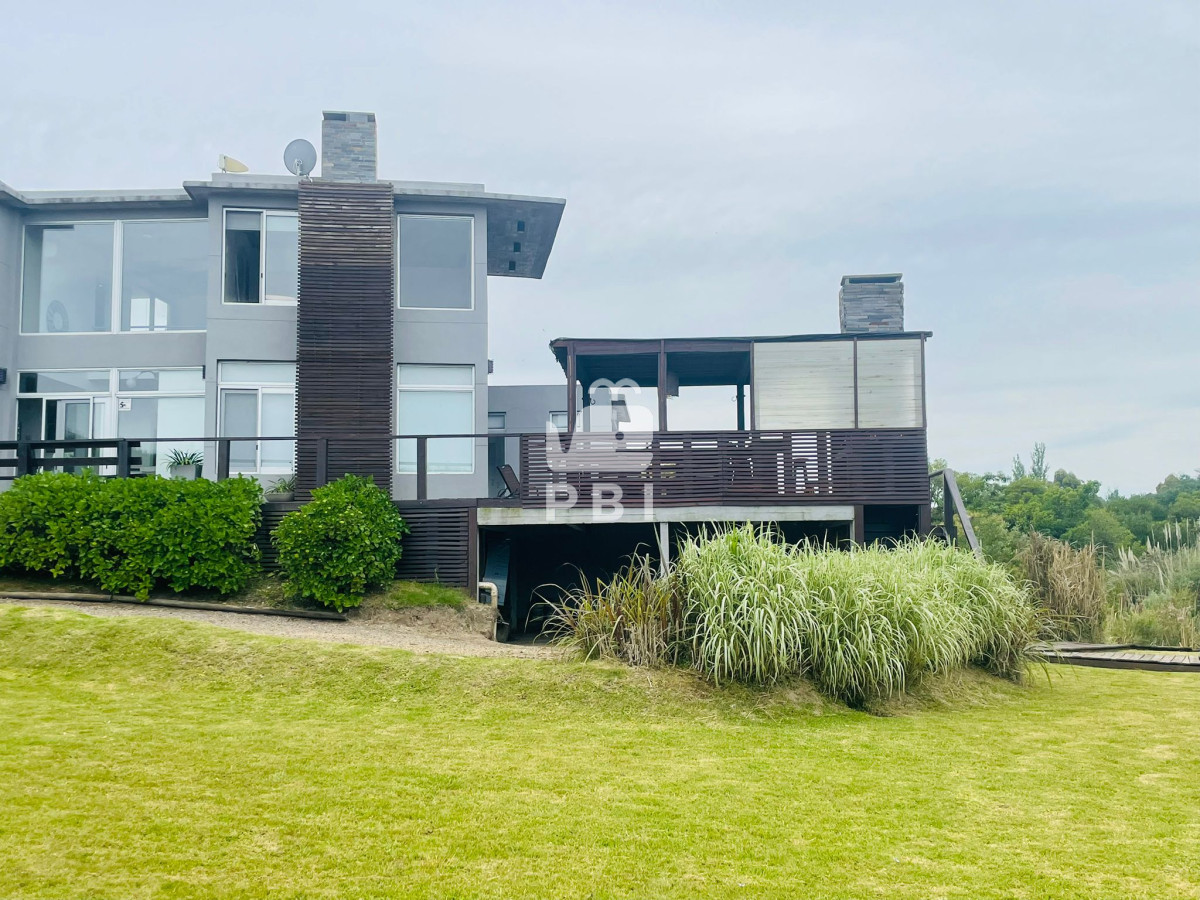 RXhjbHVzaXZhIHByb3BpZWRhZCBhIHBhc29zIGRlbCBtYXIgLSAgLSBSZWYgOiBQQkkxNTQwNg==