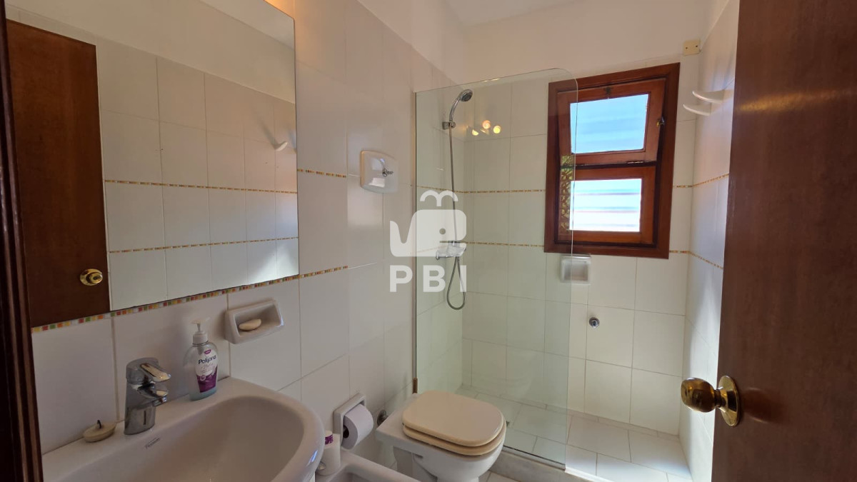 Q2FzYSAzIGRvcm1pdG9yaW9zIGVuIFB1bnRhIGRlbCBFc3RlIC0gUmVmIDogUEJJMTU3NzA=