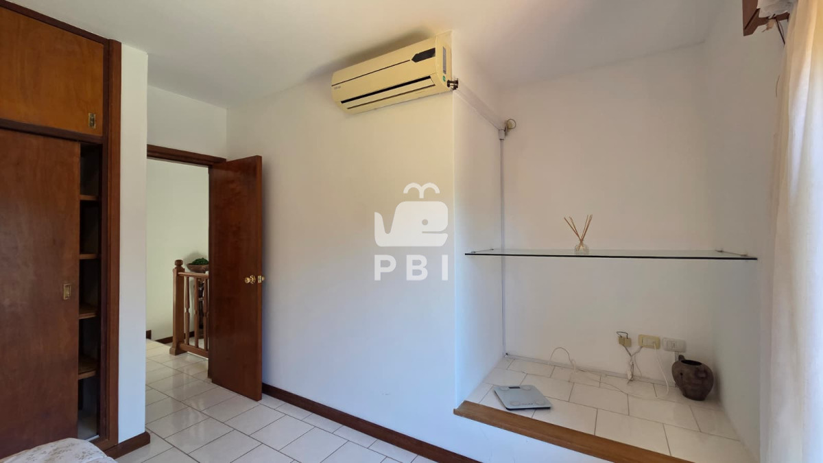 Q2FzYSAzIGRvcm1pdG9yaW9zIGVuIFB1bnRhIGRlbCBFc3RlIC0gUmVmIDogUEJJMTU3NzA=