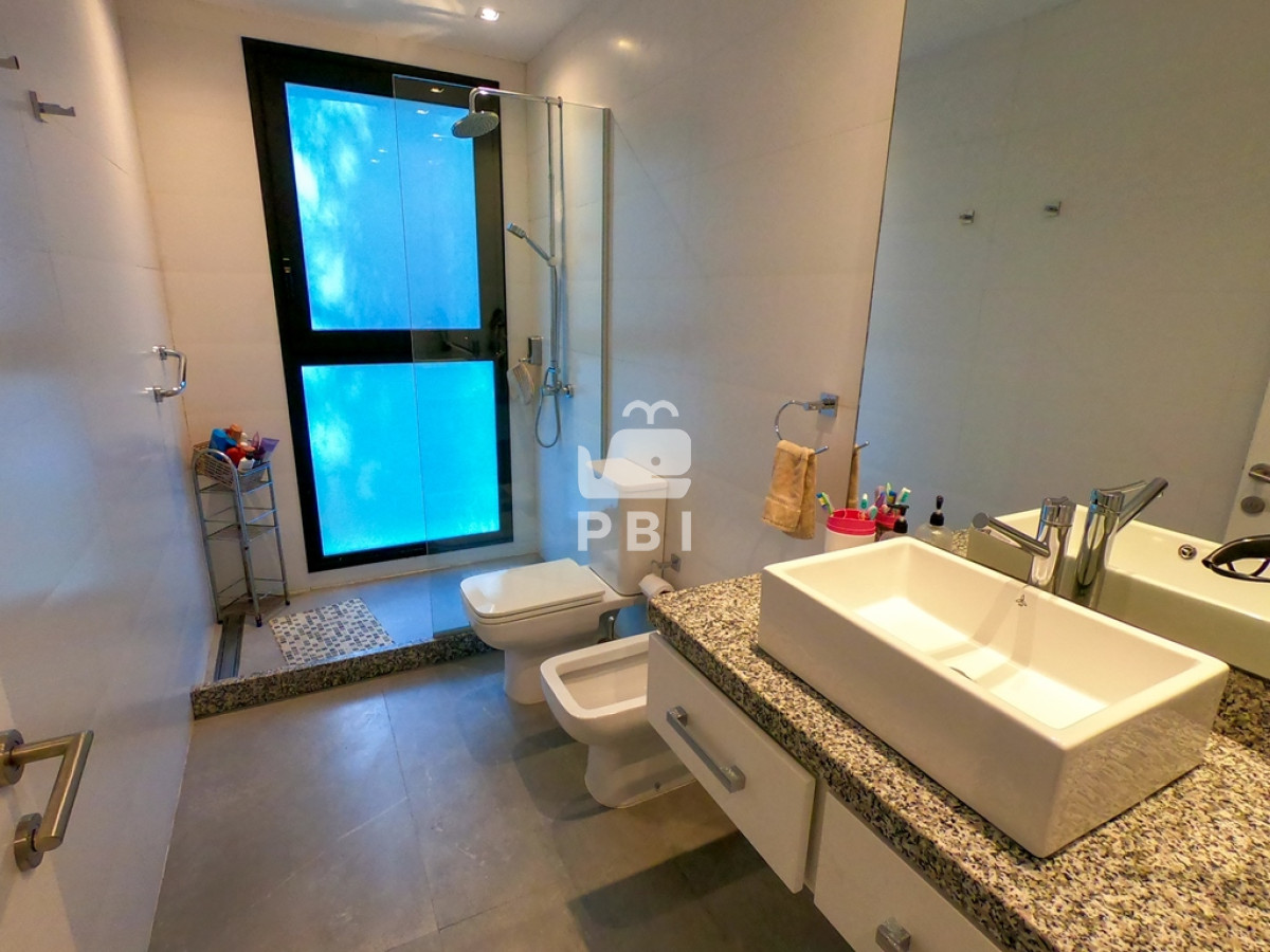 Q2FzYSA0IERPUk1JVE9SSU9TIGVuIERFU0lHTiBWSUxMQUdFLCBQdW50YSBCYWxsZW5hIC0gUmVmIDogUEJJMjMzMg==