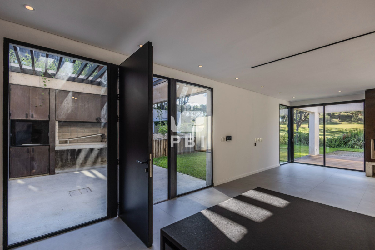 Q2FzYSAzIERPUk1JVE9SSU9TIGVuIENsdWIgZGVsIExhZ28sIFB1bnRhIEJhbGxlbmEgLSBSZWYgOiBQQkkyNjU0