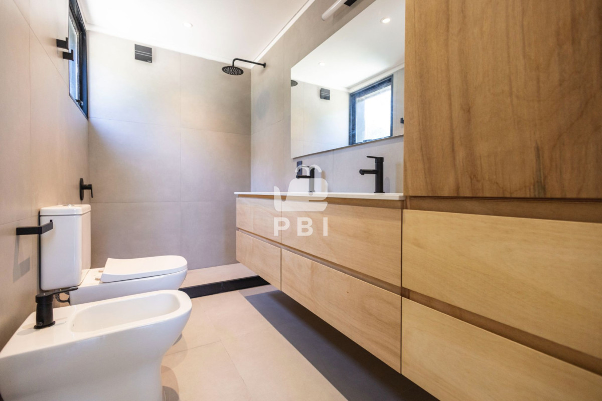 Q2FzYSAzIERPUk1JVE9SSU9TIGVuIENsdWIgZGVsIExhZ28sIFB1bnRhIEJhbGxlbmEgLSBSZWYgOiBQQkkyNjUy