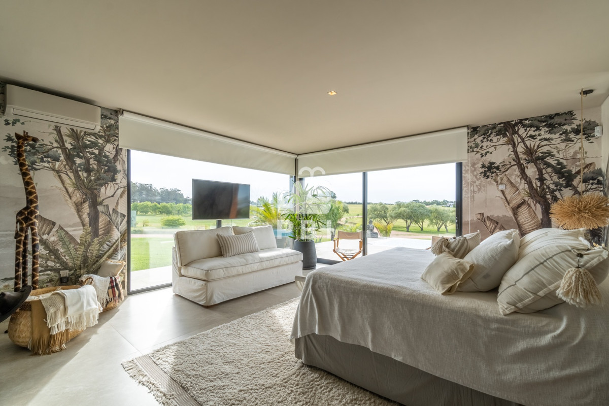 Q2FzYSBkZSAyIGRvcm1pdG9yaW9zIGVuIExhZ3VuYSBkZSBsb3MgQ2lzbmVzIC0gUmVmIDogUEJJMzIzOA==